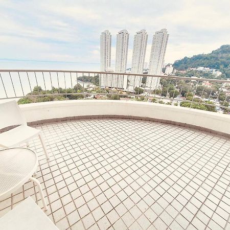 Romantic Couple Suite + Beach-Front Balcony Tanjung Bungah  Exterior foto