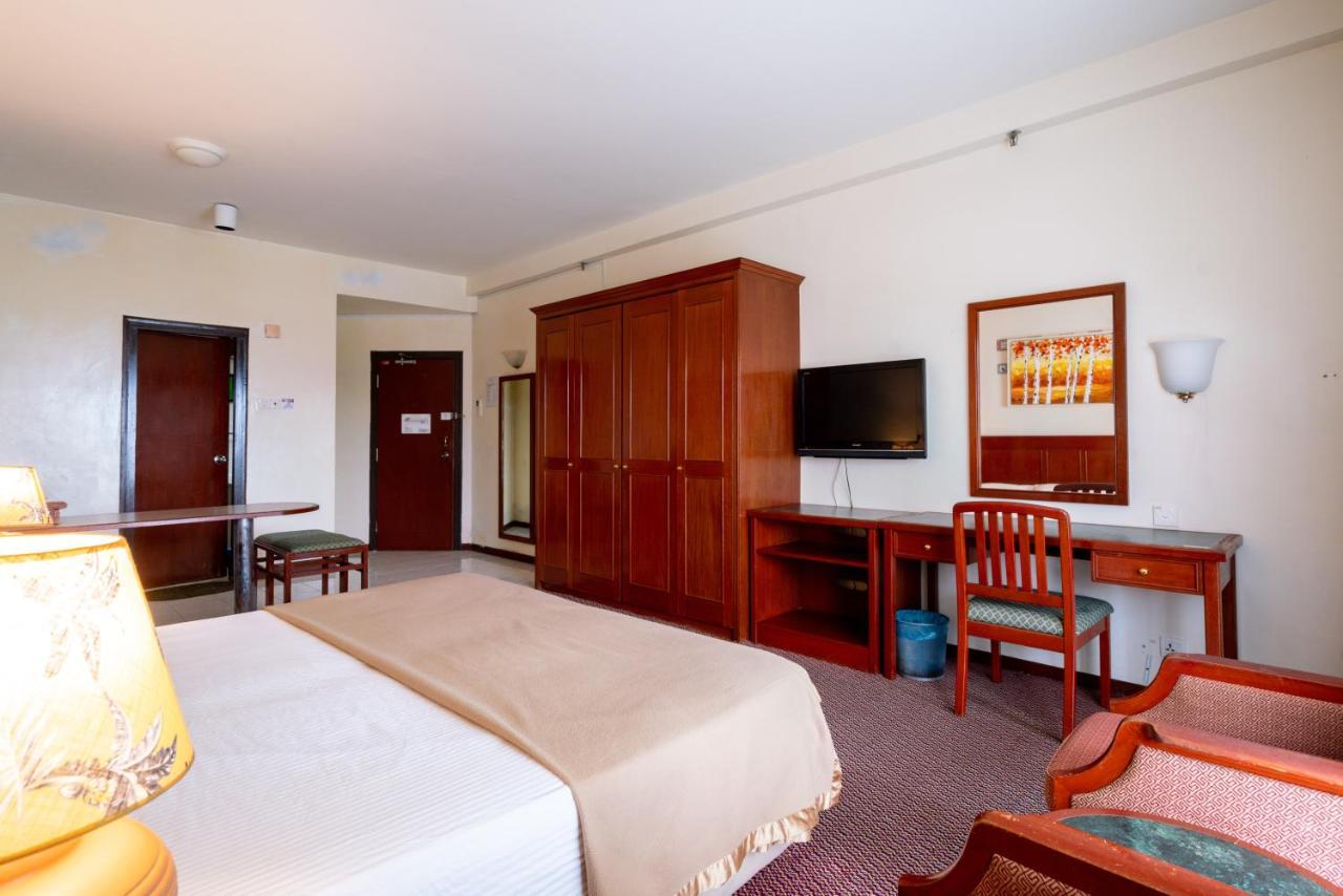 Romantic Couple Suite + Beach-Front Balcony Tanjung Bungah  Exterior foto